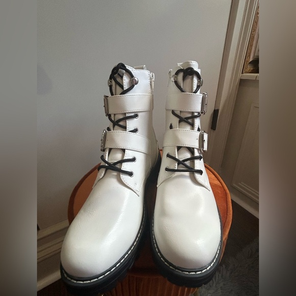 Combat Moto Boots with Buckles NWT white - Picture 2 of 6